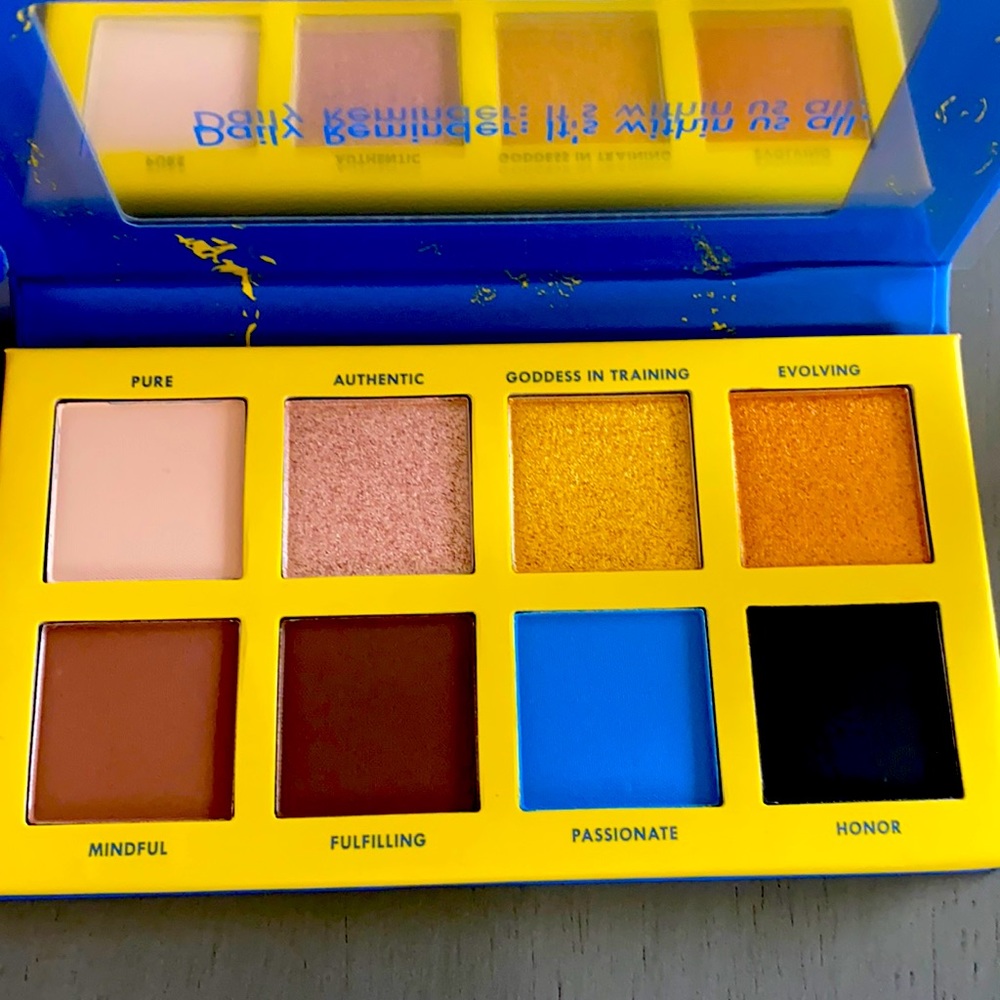 Chella limited edition 8 pan Eye palette